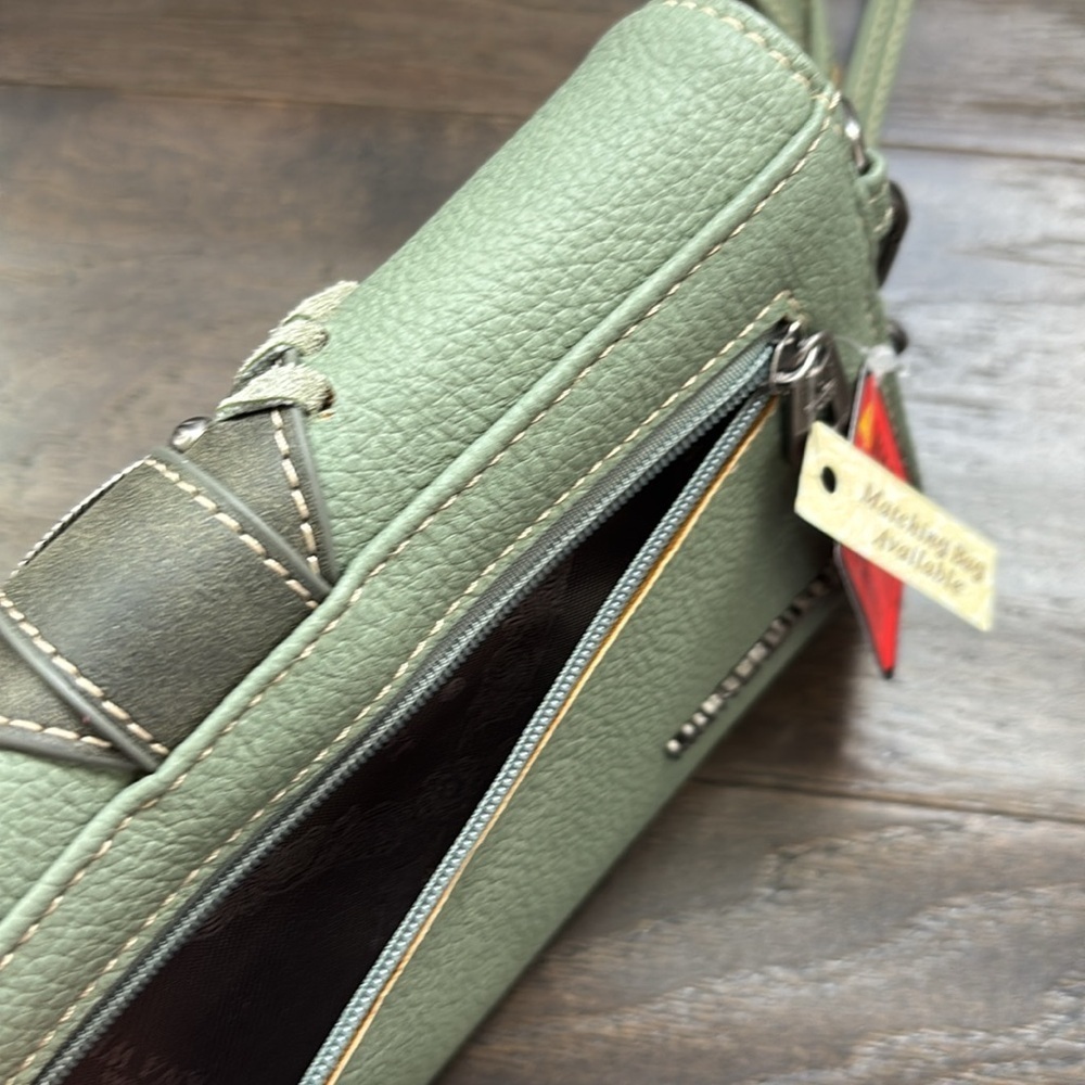 Montana West embroidered trifold wristlet/wallet,card/phone/zip compartments - Picture 14 of 15
